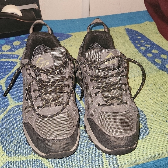 Skechers Outdoor Men's Gray Shoes - Picture 1 of 6